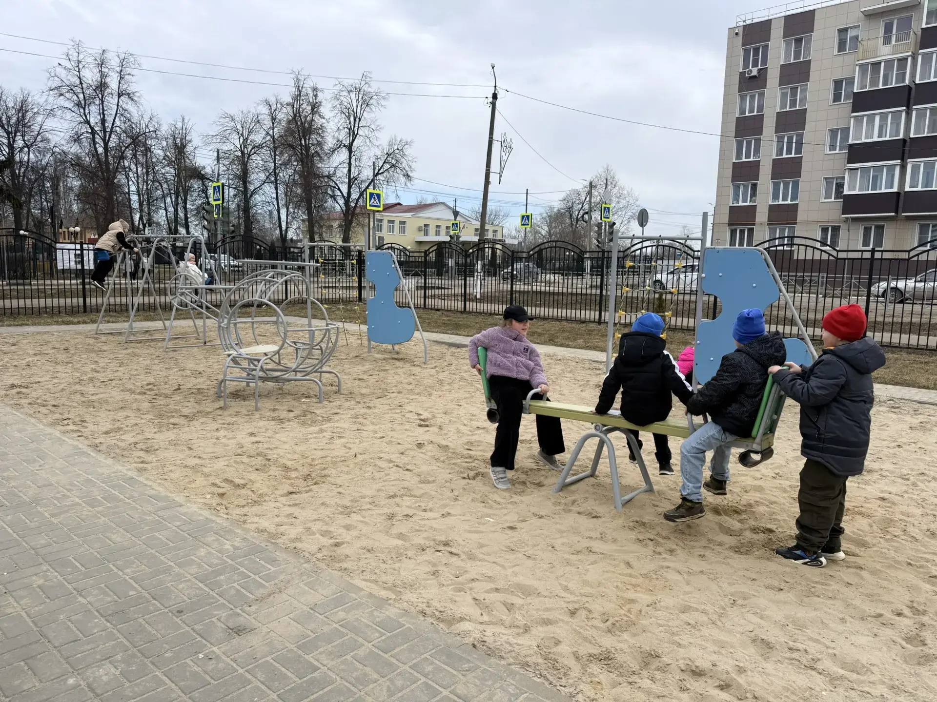 🐦 Второй день каникул во 2А: весело и полезно! Второй день весенних каникул у 2А класса прошёл на од