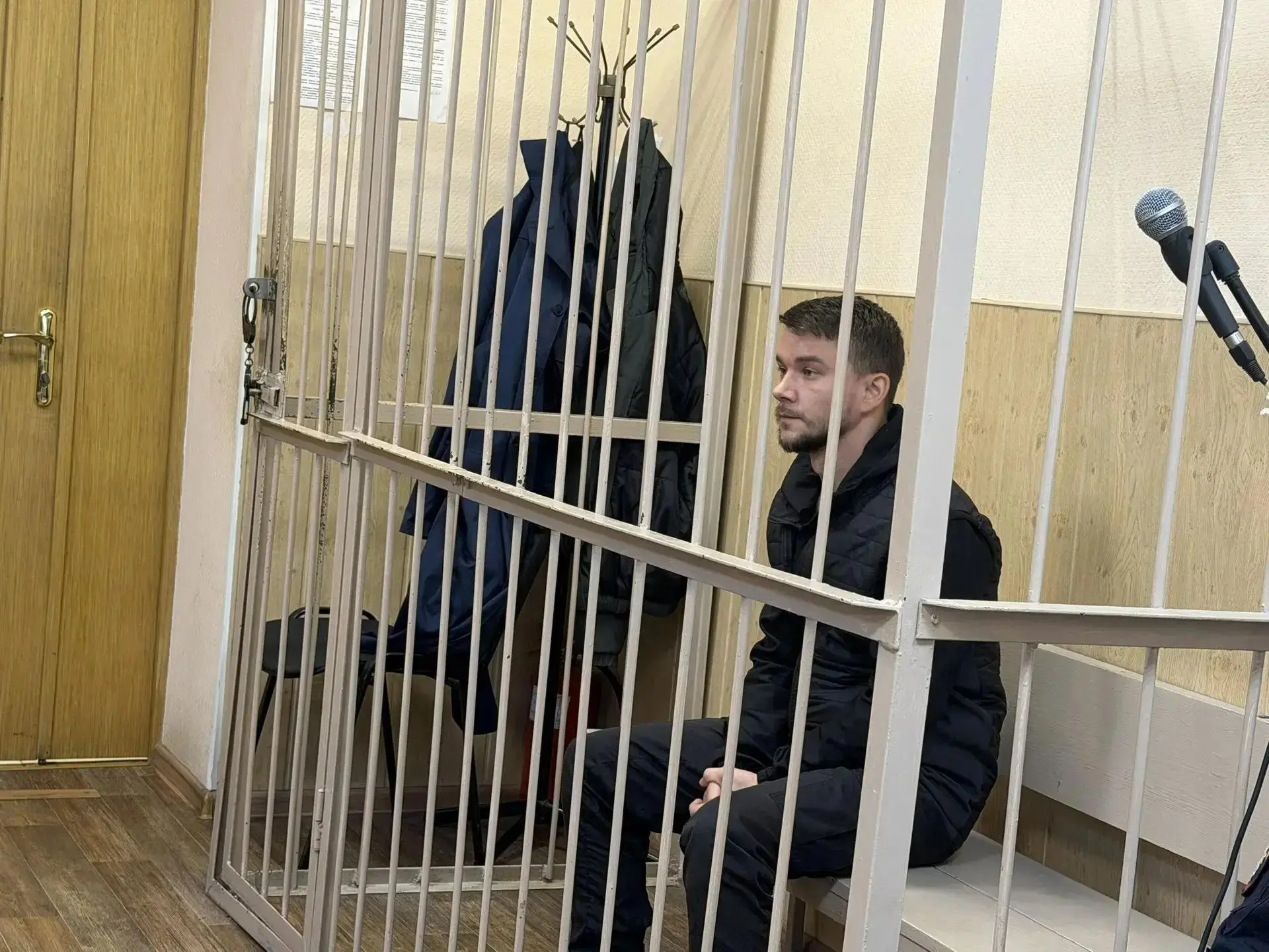 Мошенники выманили у петербургского пенсионера почти 180 млн рублей. Суд арестовал курь...