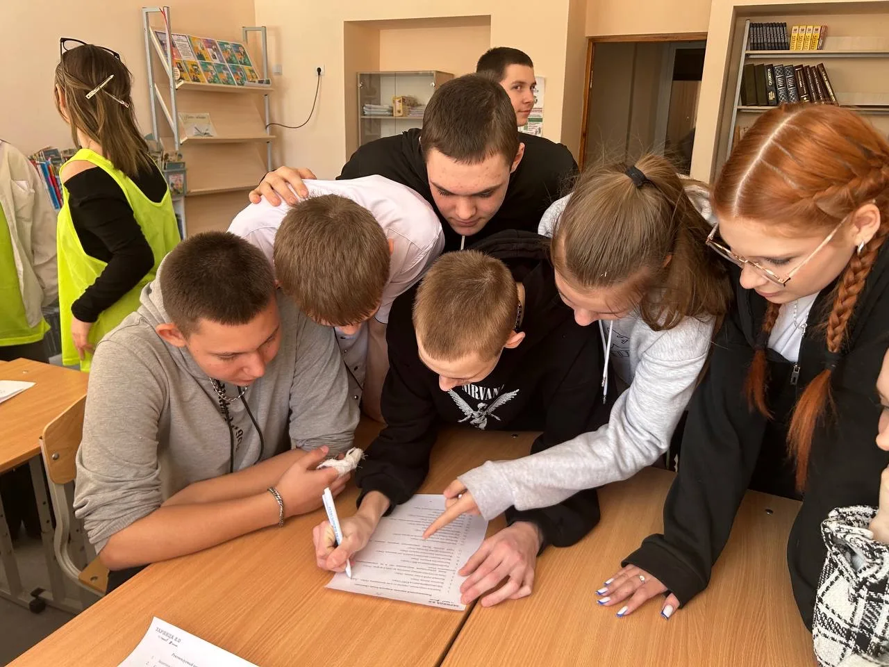 🔥 «Зарница» для среднего звена: проверка на прочность пройдена! 🚩🎖️  Следом за начальной школой в бо
