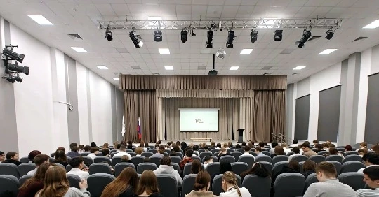 👩‍🎓👨‍🎓Сегодня обучающиеся нашей школы завершили обучение по курсу от фирмы 1С и сделали первые шаги 