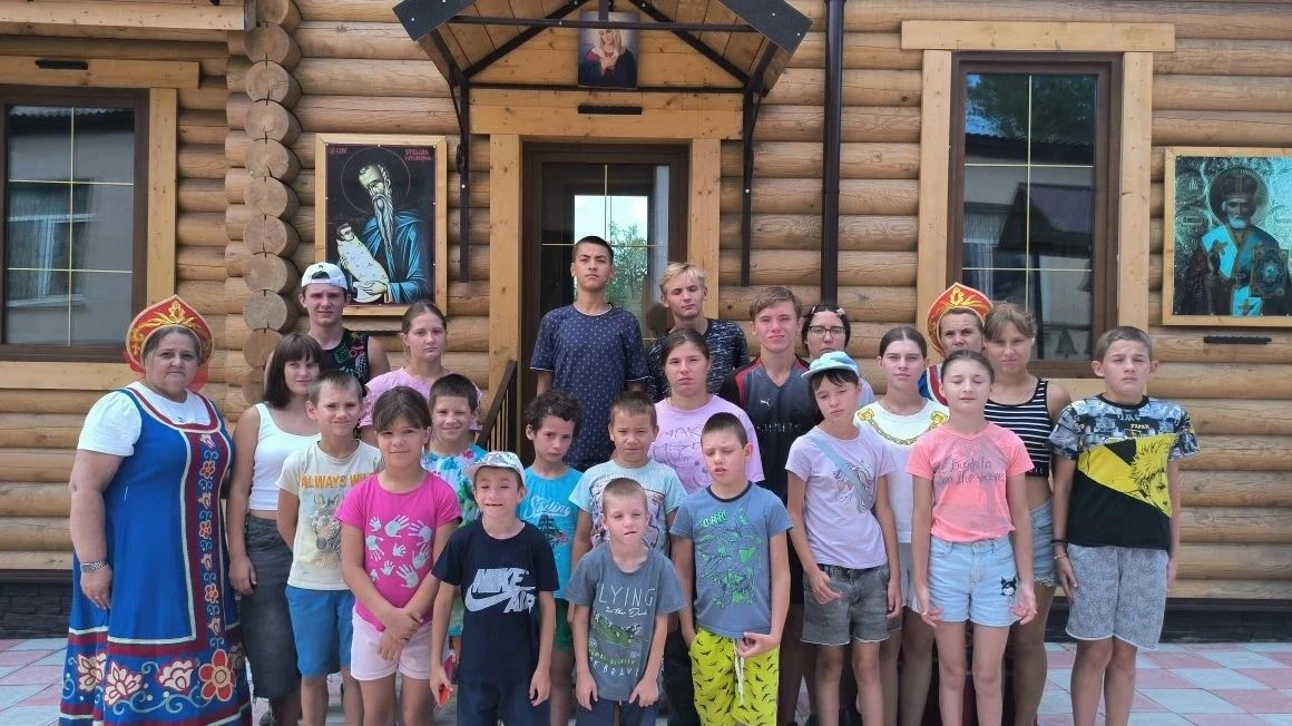 С днём крещения Руси
В Перевальской школе-интернате проведен воспитательный час истории «Мудрый выбо