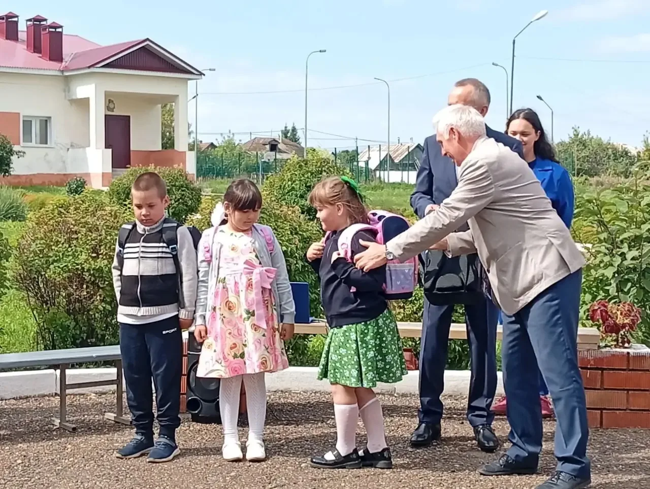 🎉«Первые шаги в Страну Знаний»: вручение портфелей