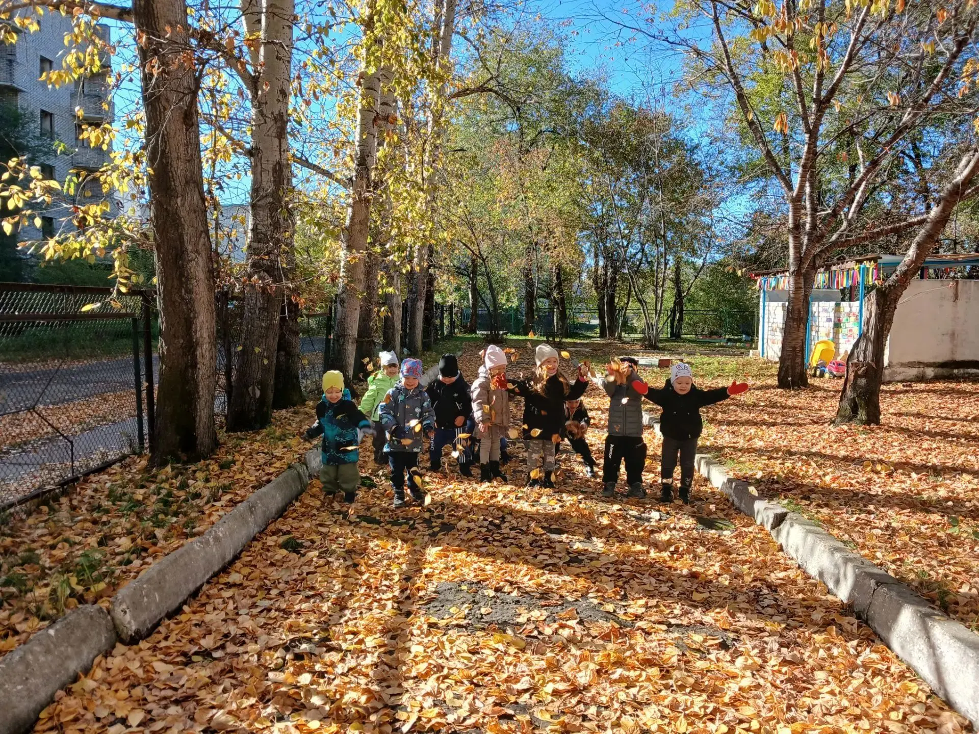 Октябрь решил нас побаловать по-настоящему чудесной погодой! 🍂