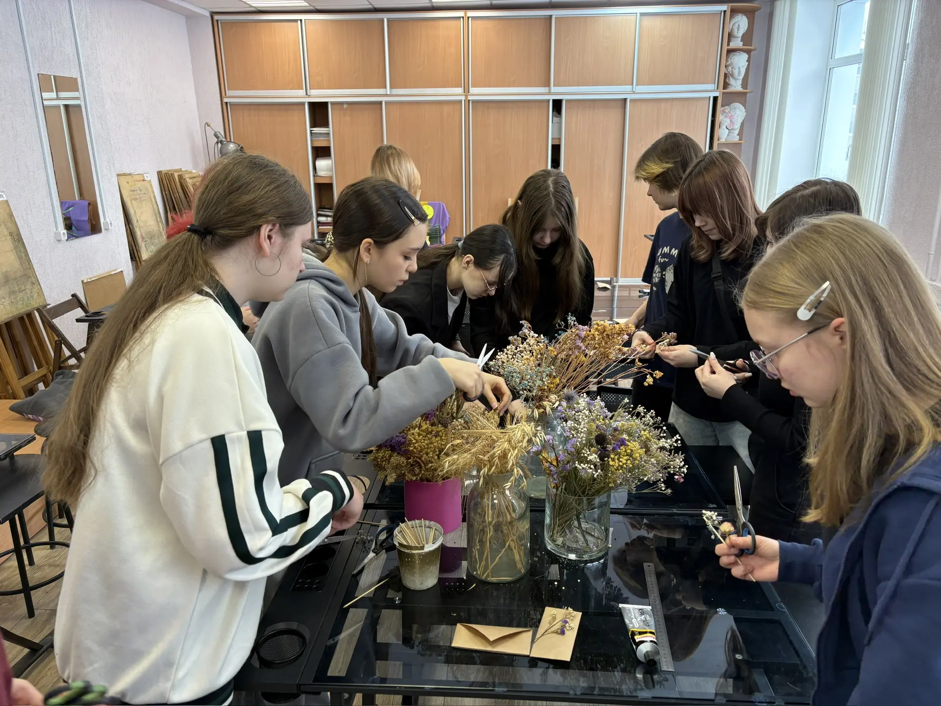 ✨ Профориентационное путешествие в мир профессий! ✨  Сегодня учащиеся 7-8 классов отправились в увле
