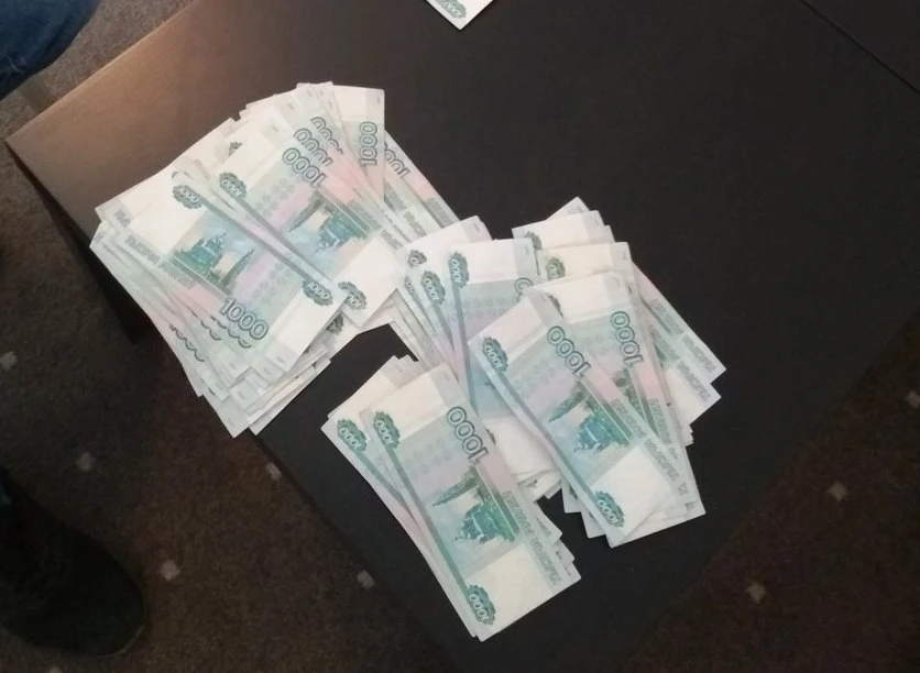 ⚡Мошенники обманули жительницу Кировской области на 9,2 миллиона рублей

👮‍В полицию обратилась 43-