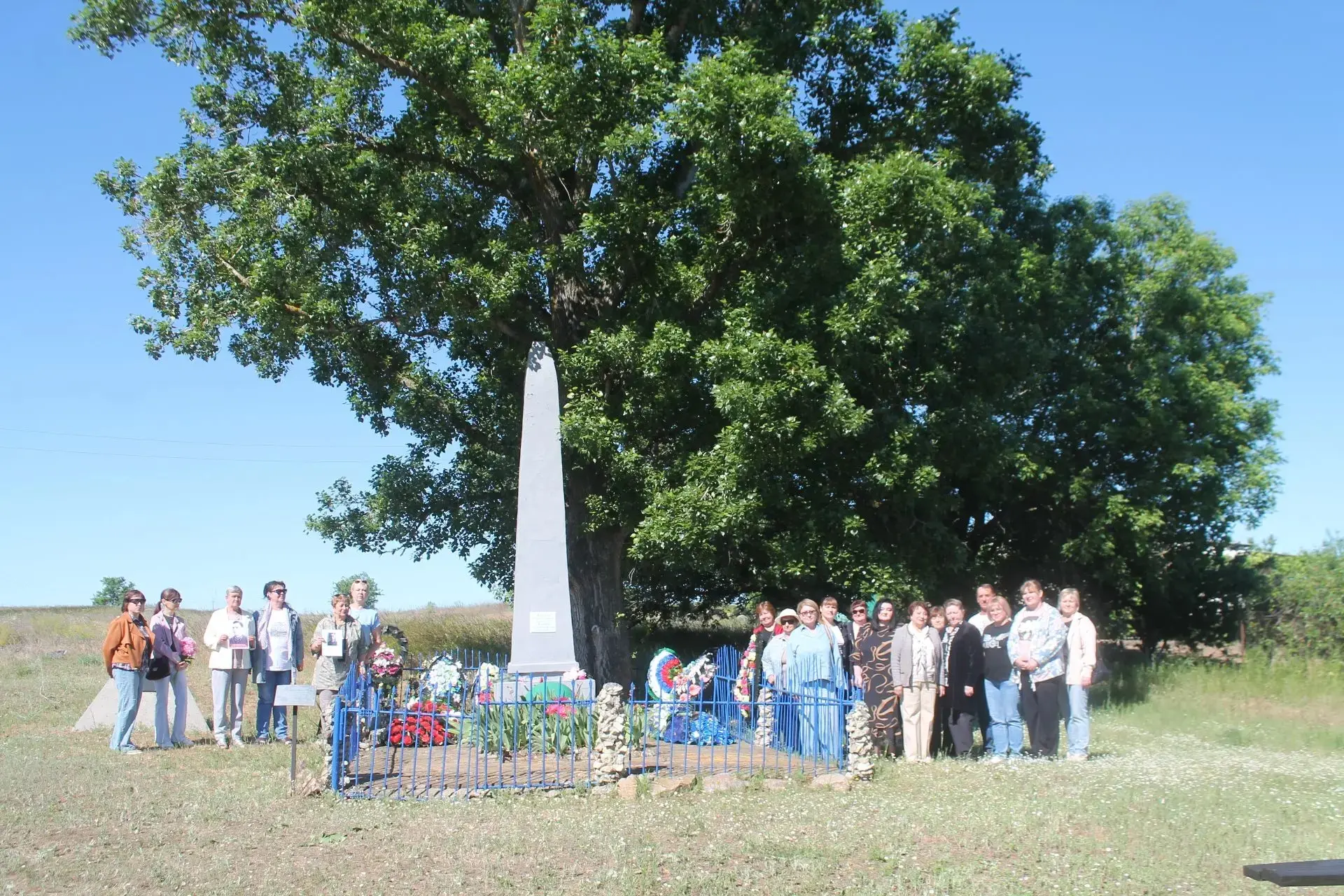 В память о 85 годовщине начала Великой Отечественной войны коллектив сотрудников школы проехал по пу