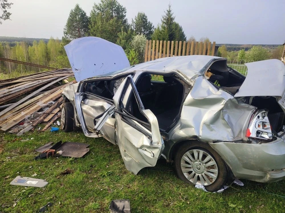 Два человека погибли и еще двое получили травмы в результате серьезного ДТП в Кичменгско-Городецком 