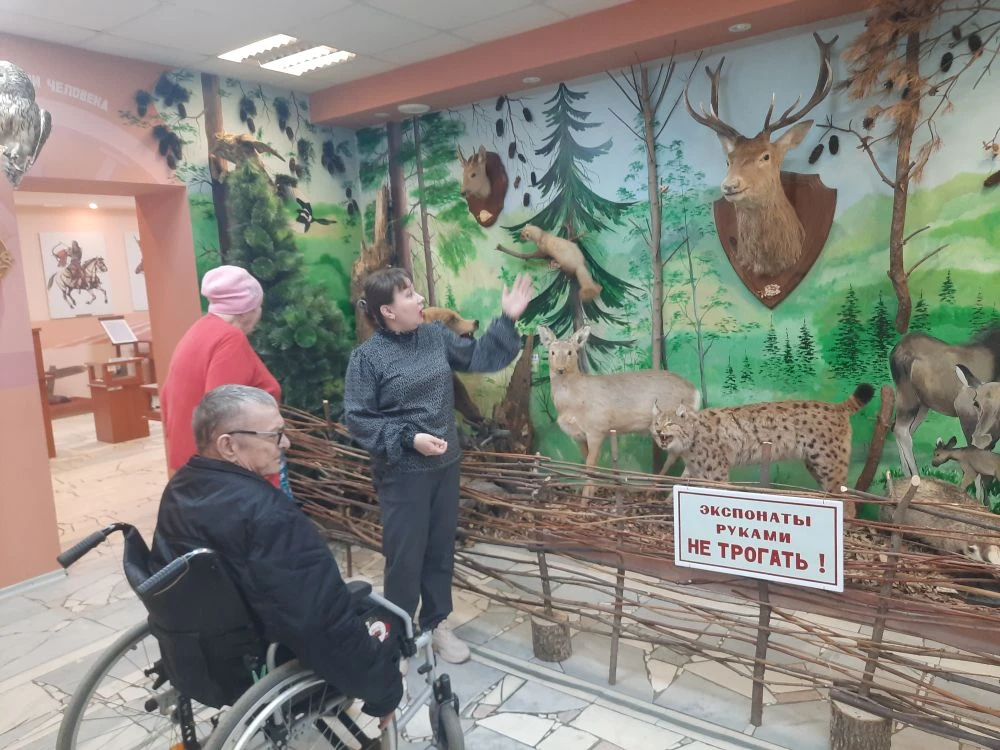 Путешествие в прошлое: наши проживающие побывали в краеведческом музее.