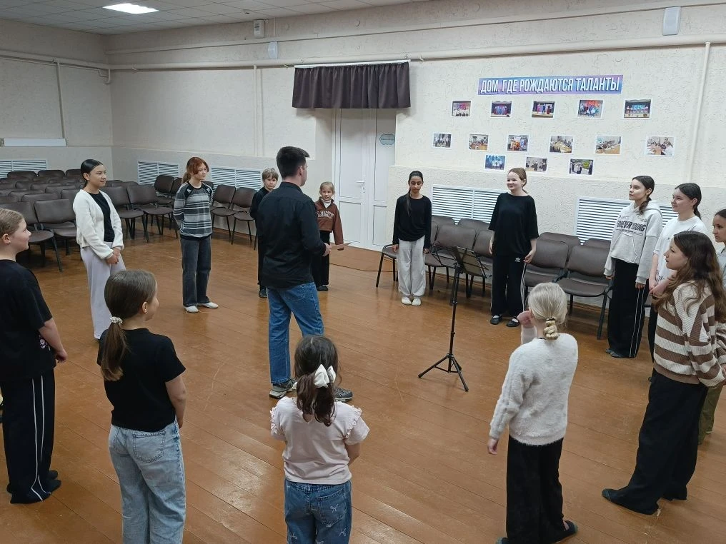 🎤 Мастер-класс по вокалу🎤

3 июня в Доме культуры р.п. Красный Октябрь прошёл мастер-класс по вока