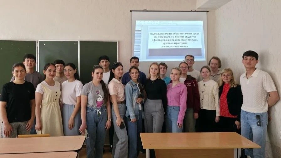 На филологическом факультете обсудили вопросы гражданской позиции в полинациональной образовательной