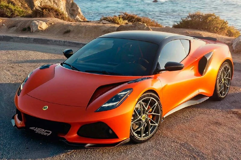 Спорткар Lotus Emira представил новую модификацию 420 Sport, которая, по заявлениям раз...