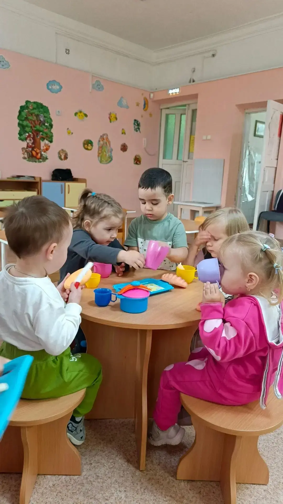 Неделя семьи в группе «Вишенки» прошла очень душевно! Наши малыши с большим увлечением ...