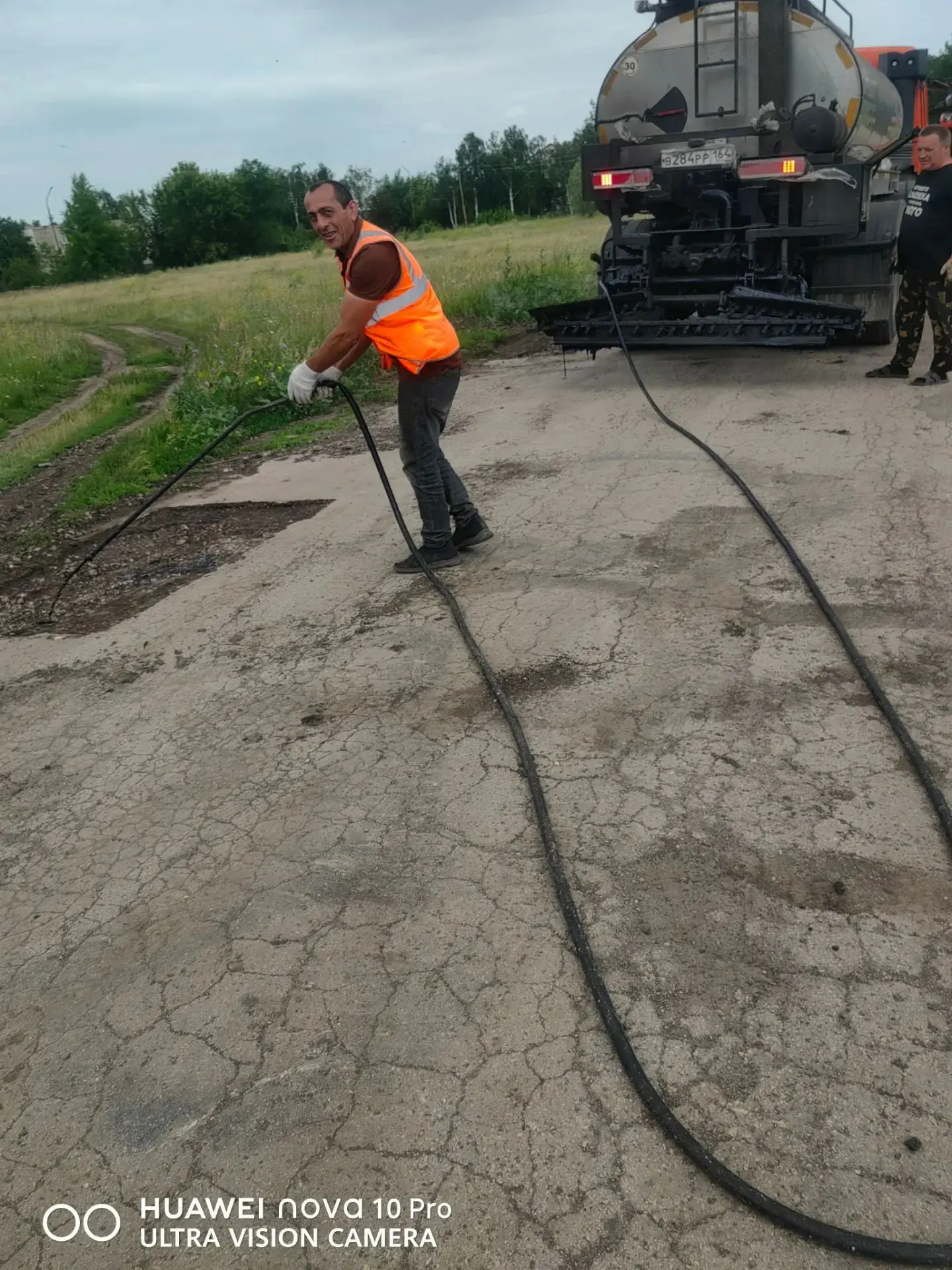 Подрядчик завершил работы по ремонту дорог в п. Николевский в рамках программы "Развити...