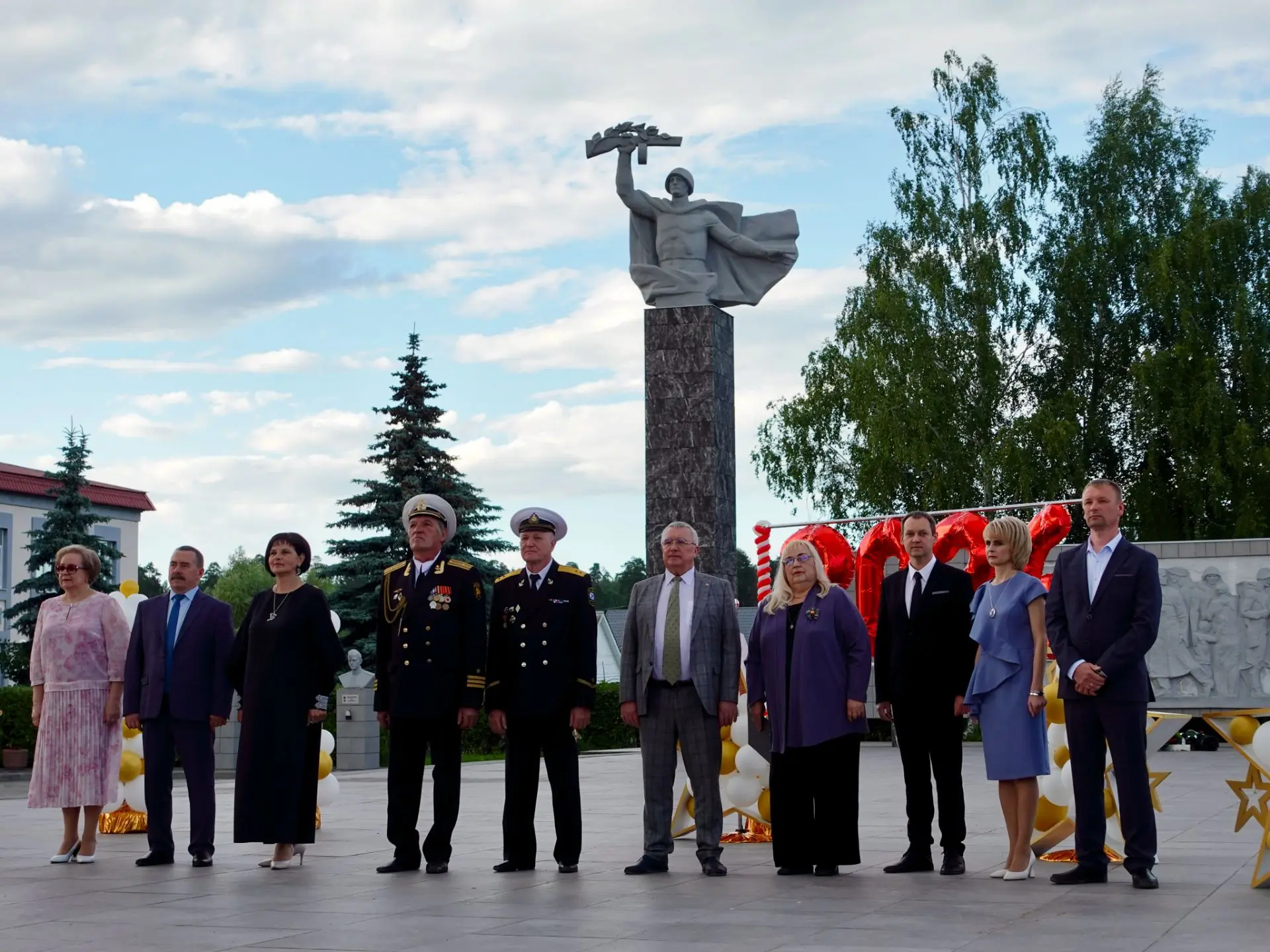 Дорогие выпускники! Вы прошли интересный путь от первого звонка до аттестата зрелости. ...