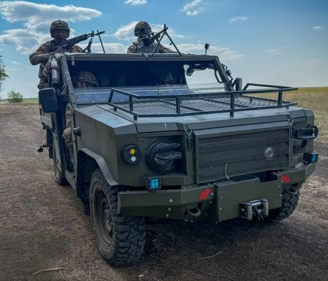 Боевой автомобиль на двс газ. 8клоп.