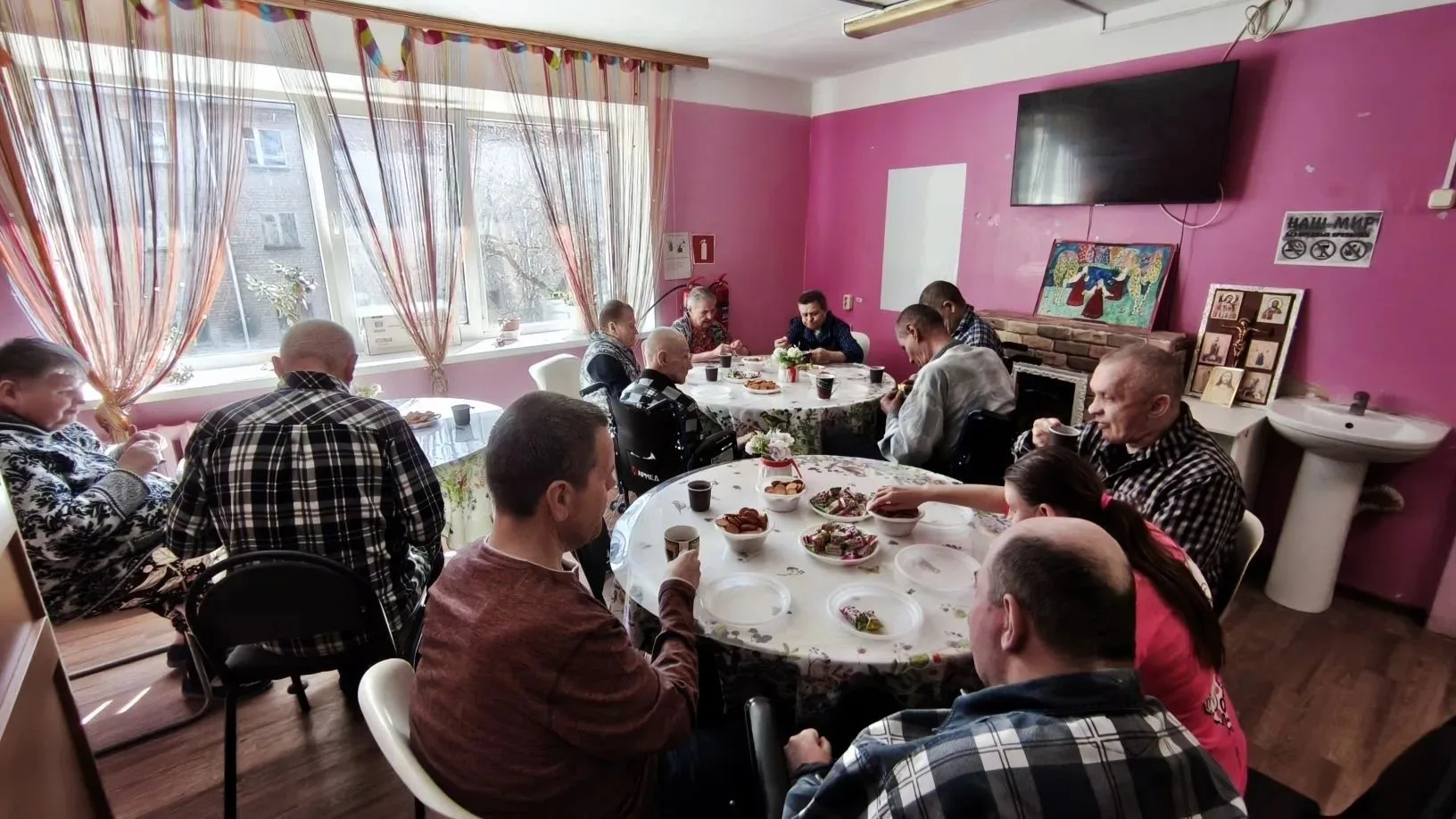 ☀Тёплый визит от общественной организации ⁣ 🏡🤝Ярцевский дом-интернат для престарелых и инвалидов при