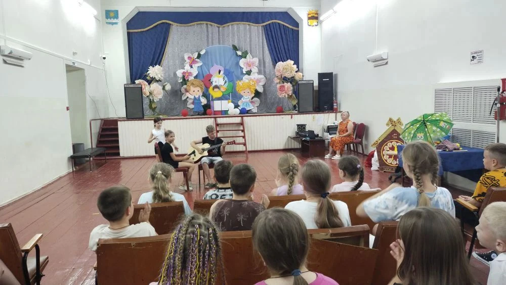 В  лагере "Бумеранг " стартовал 2 поток. Дни в лагере проходят как всегда весело, увлекательно и инт
