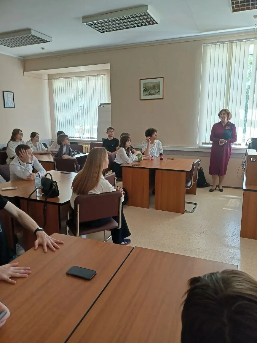 🎓 Финансовая грамотность в РАНХиГС: семейный бюджет и не только! Сегодня, 7 мая, для учащихся 10 А и