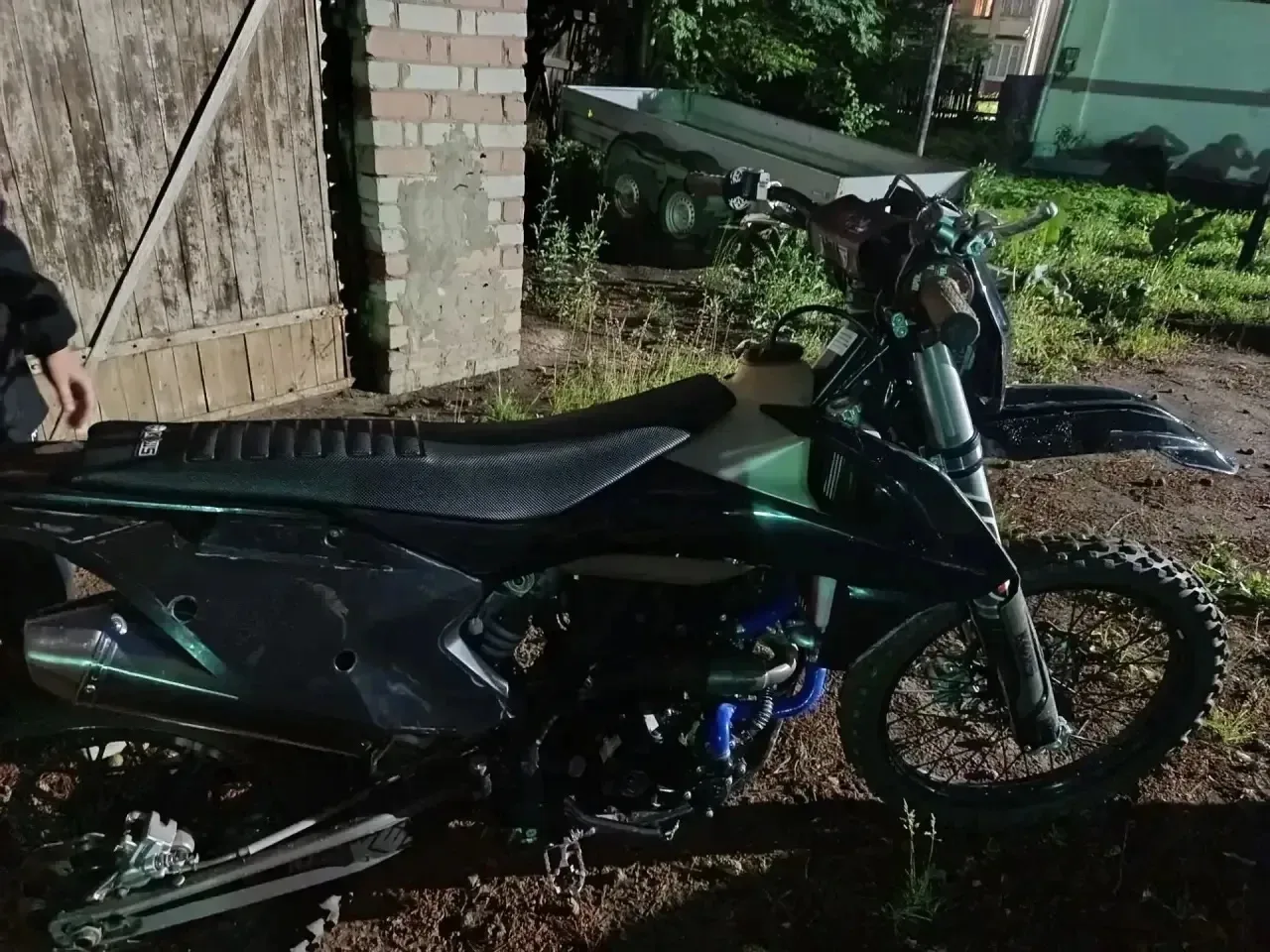 🏍️ Вчера в Шарье 14-летний подросток на питбайке сбил 17 летнего пешехода и скрылся.