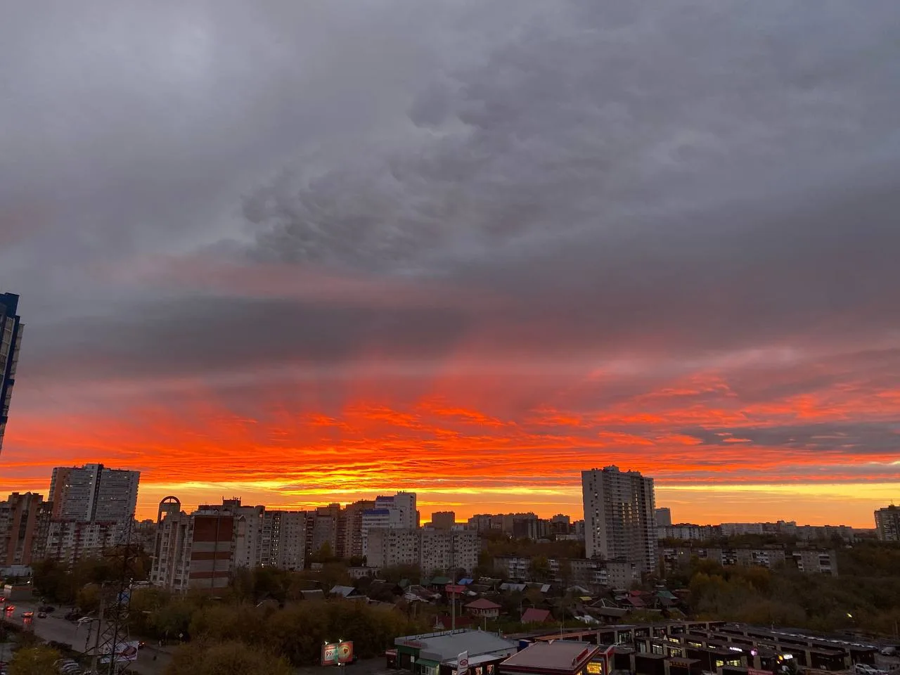 🌆 Как же хорош сегодняшний закат 🔥
