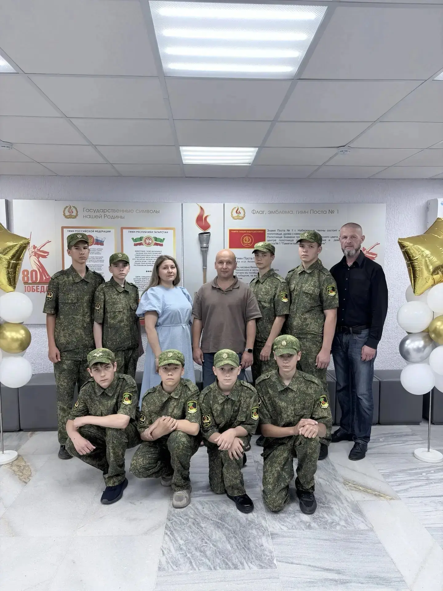 С гордостью и честью! 🇷🇺

Сегодня на Посту №1 у Вечного огня прошла торжественная церемония: учащи