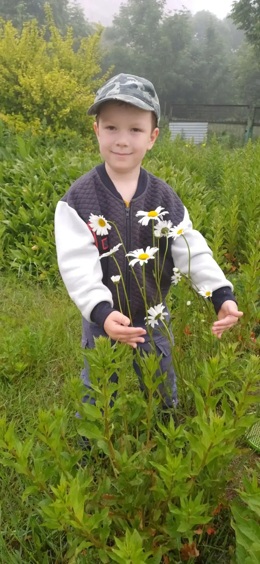 🌿 В нашем детском саду стартовала первая смена, посвящённая экологии! 🌿

Мы с ребятами отправляемс