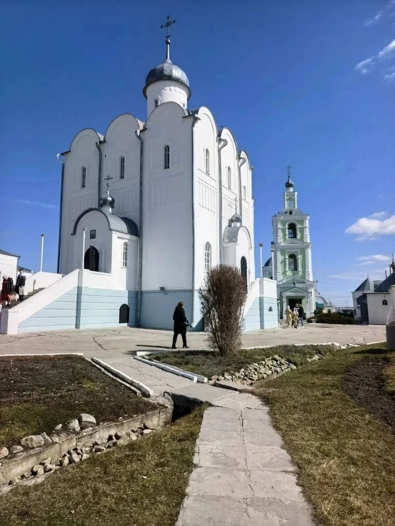 Сегодня в Арском на очном конкурсе чтецов "Живое слово" Полина Винокурова,ученица 7 А класса заняла 