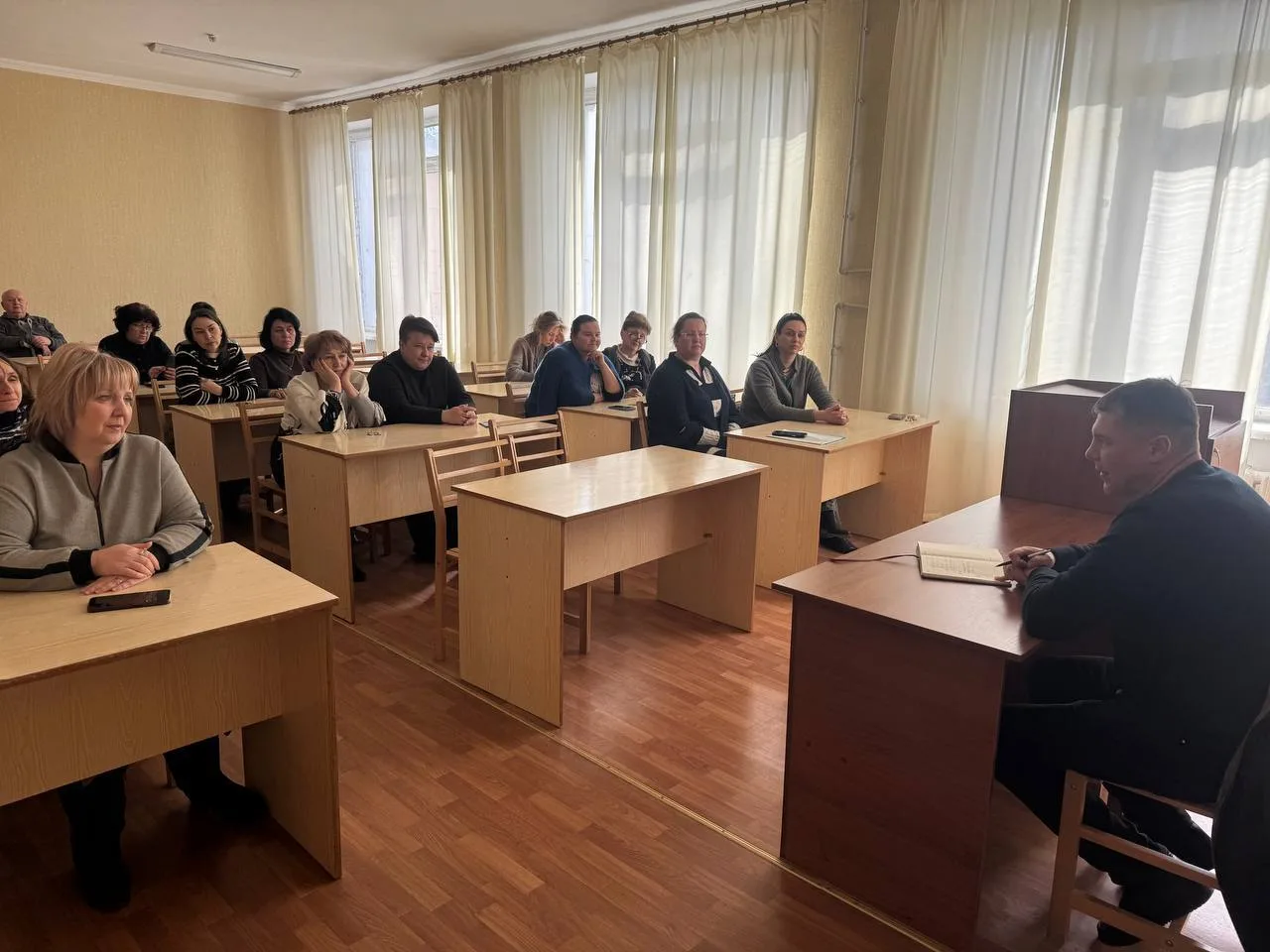 Сотрудники предприятия "Вода Донбасса" продолжают проводить встречи с жителями, поддерживая открытый
