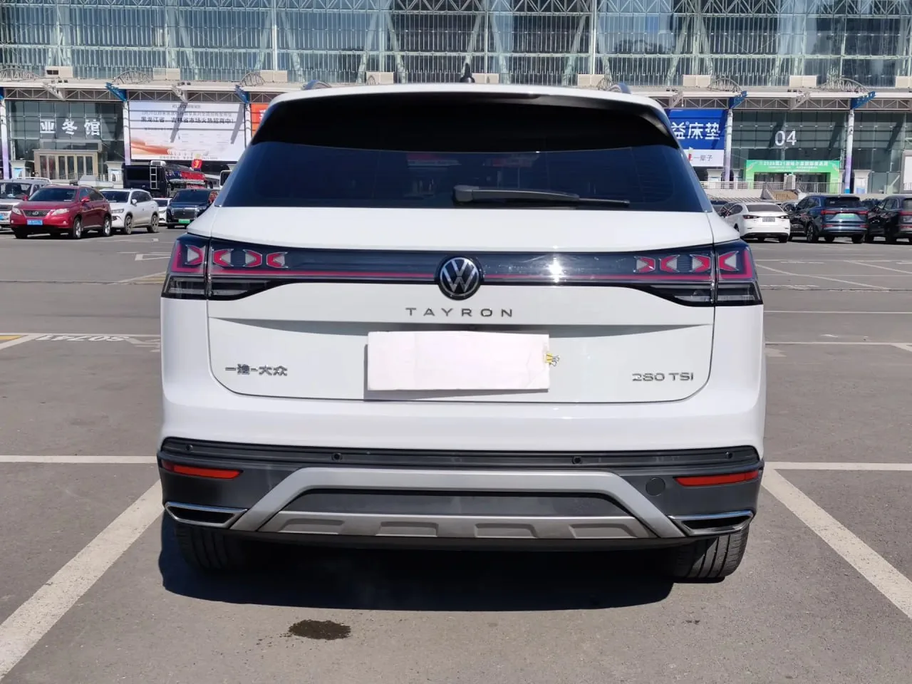 🇩🇪 VOLKSWAGEN Tayron 280TSI — стильный кроссовер по выгодной цене!    дата выпуска 2022/10 • 1.4 л. 