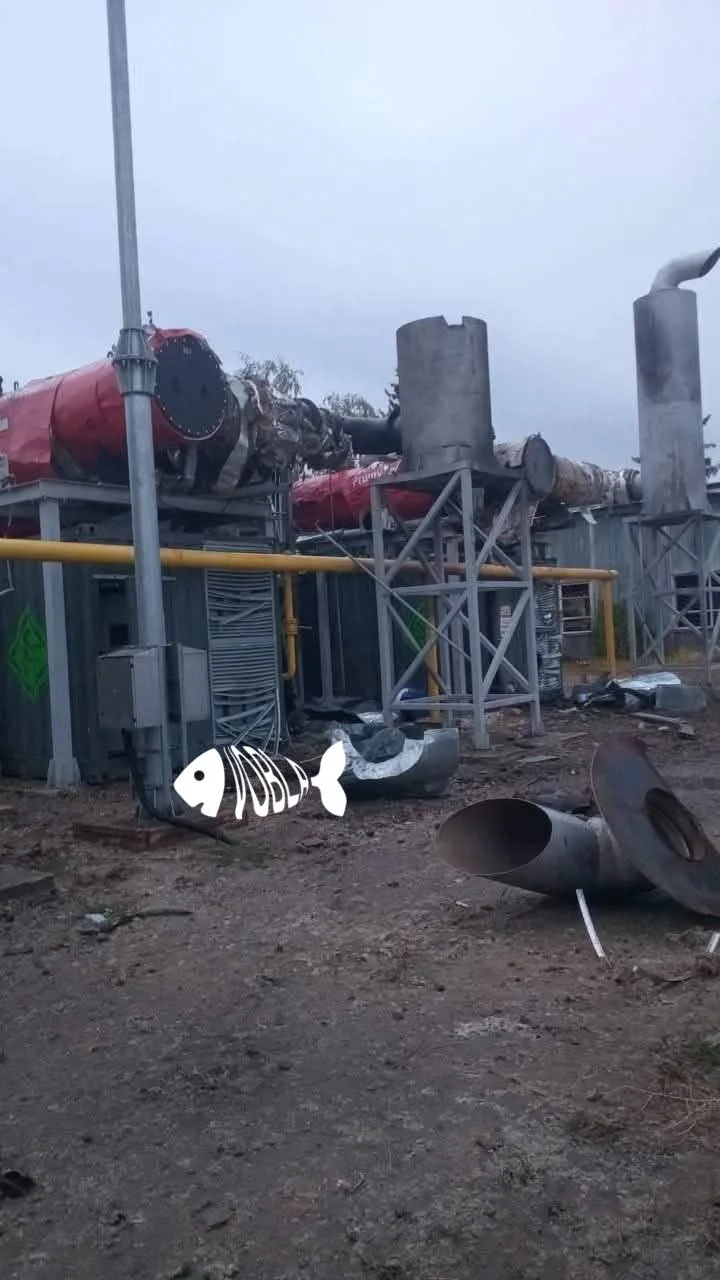 В Сумской области минувшей ночью была уничтожена газовая генерация. Объект получил крит...