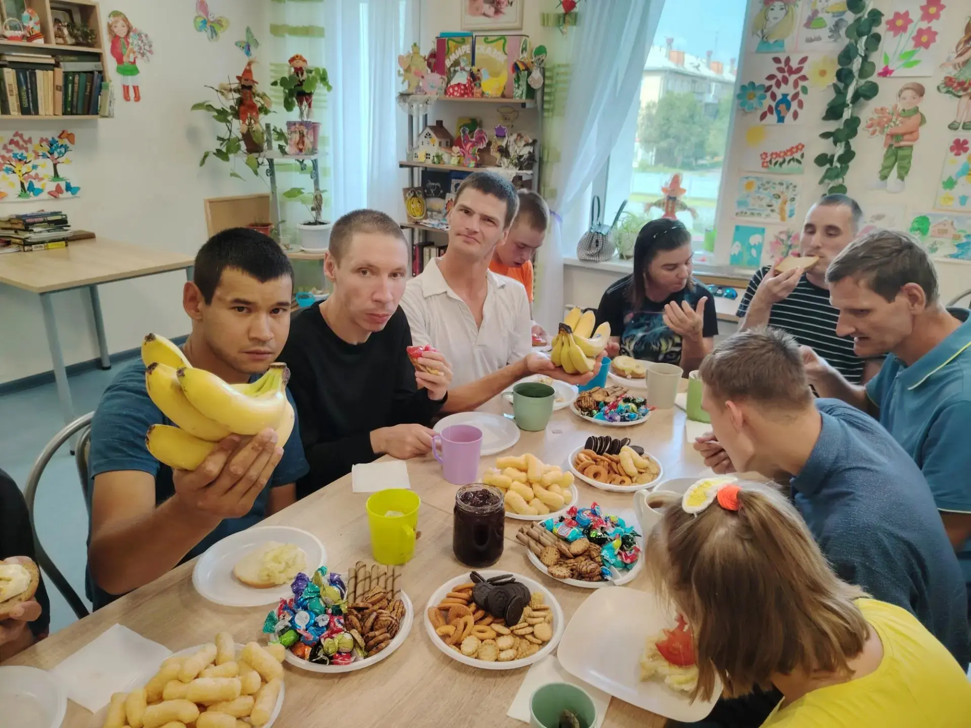 КАК ЖЕ ПРИЯТНО НАВЕСТИ В СВОЁМ ДОМЕ ПОРЯДОК И ДРУЖНО ПОСИДЕТЬ ЗА ВКУСНЫМ СТОЛОМ!!!
Благодарим Елену 
