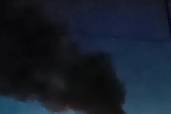 ⚡️Сообщают о возгорании после взрывов в Луганске.