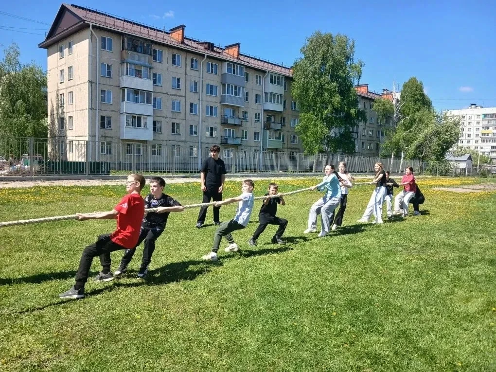 Сегодня в нашей школе прошли незабываемые «Весёлые старты» среди учеников 6-х классов, ...
