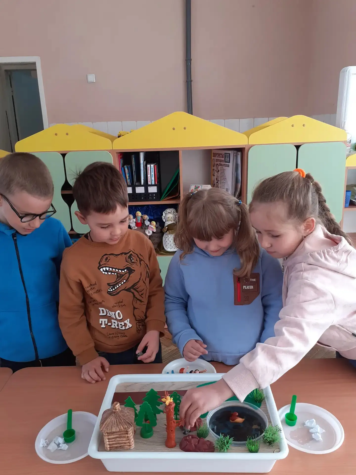 "День Эколят" в ГБДОУ "ДЕТСКИЙ САД № 8 ШАХТЕРСКОГО М.О." ДНР ( заведующий Голуб И.А.) В...