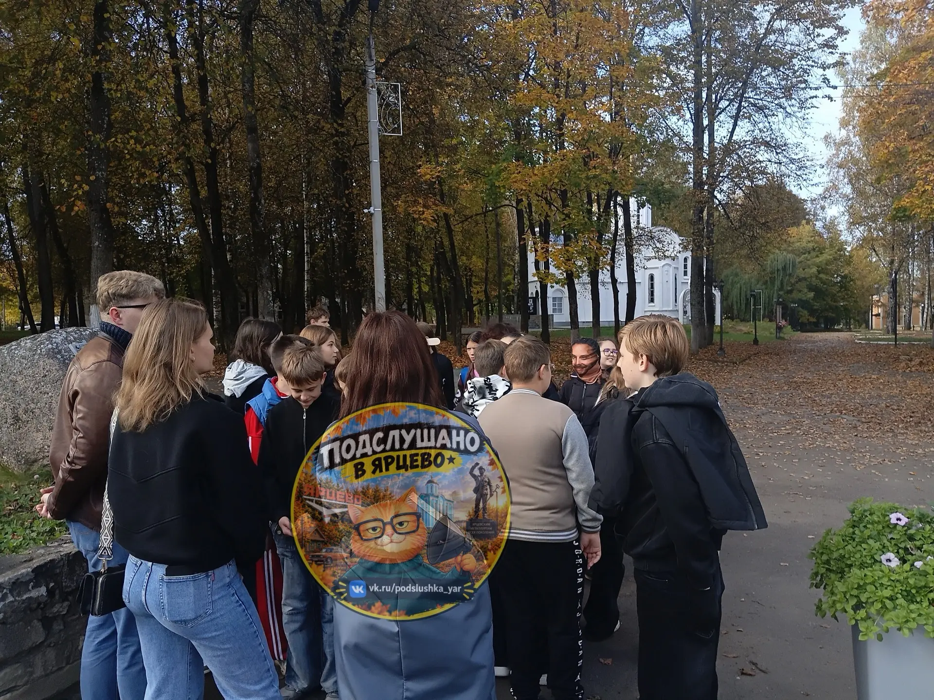 🏛️ Школьники из Ярцево прошли по историческим местам родного города