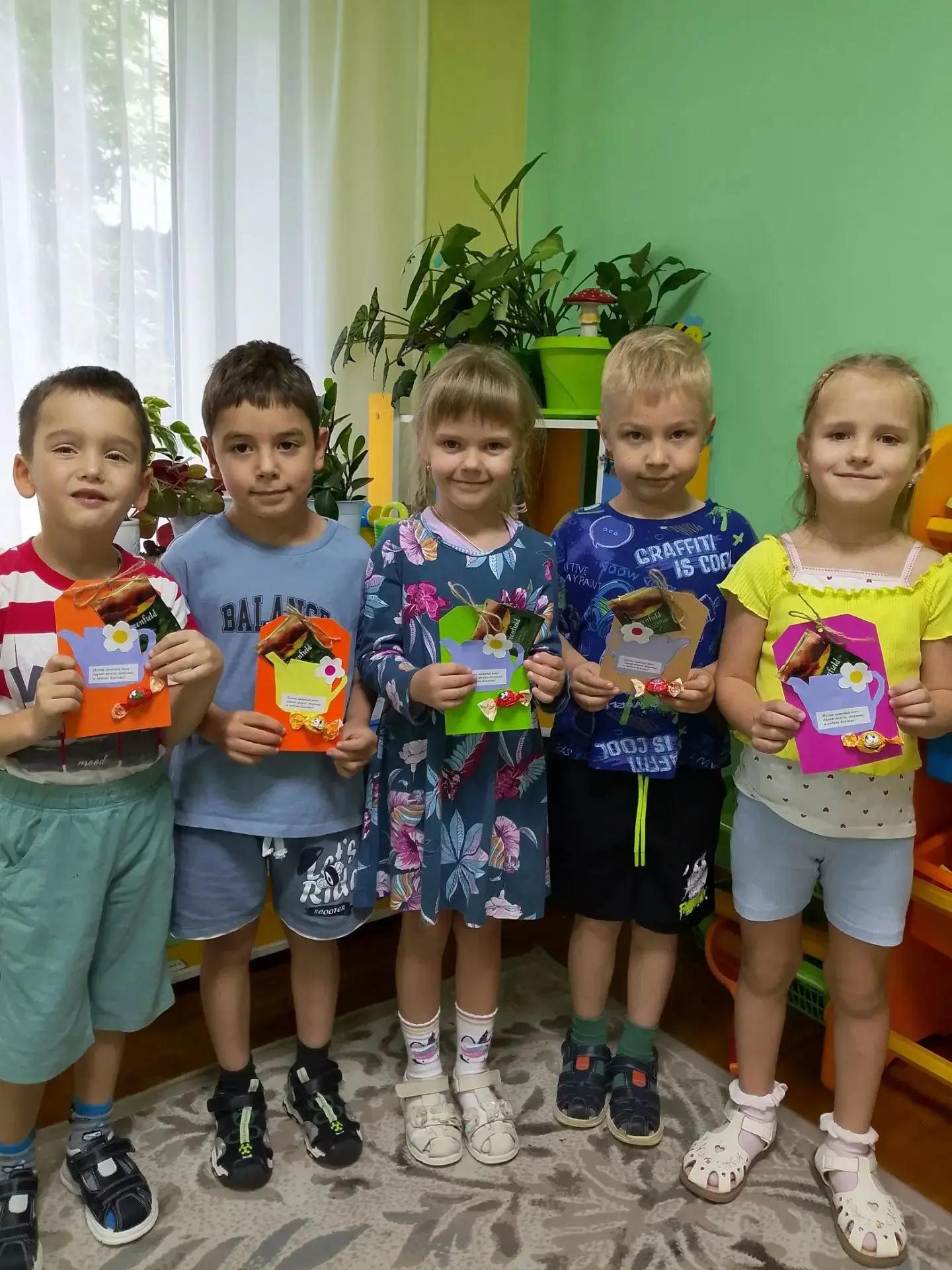 Воспитанники группы Репка👫 сердечно поздравляют всех людей преклонного возраста, с "Дн...