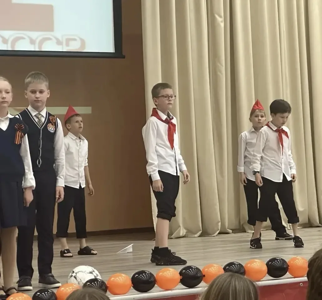 🎉 Мы — победители! 🎉  Состоялся Муниципальный конкурс инсценированной военно-патриотической песни «Э