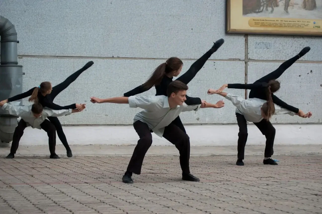 В 44 мгновении танцуем!💃🏻🕺🏻  Стартинейджер. Как это было?  Нулевые года подарили Красноярску замечат