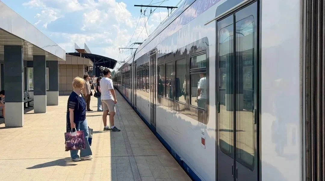 Возврат билетов на электрички — будет возможен онлайн

С 1 сентября 2026 года пассажирам пригородных