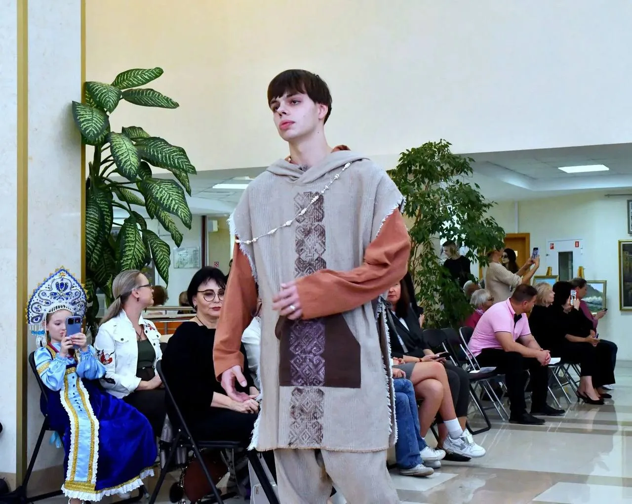 В Симферополе открылся IV сезон проекта «Мода народов Крыма. Нить единства». Дизайнеры ...