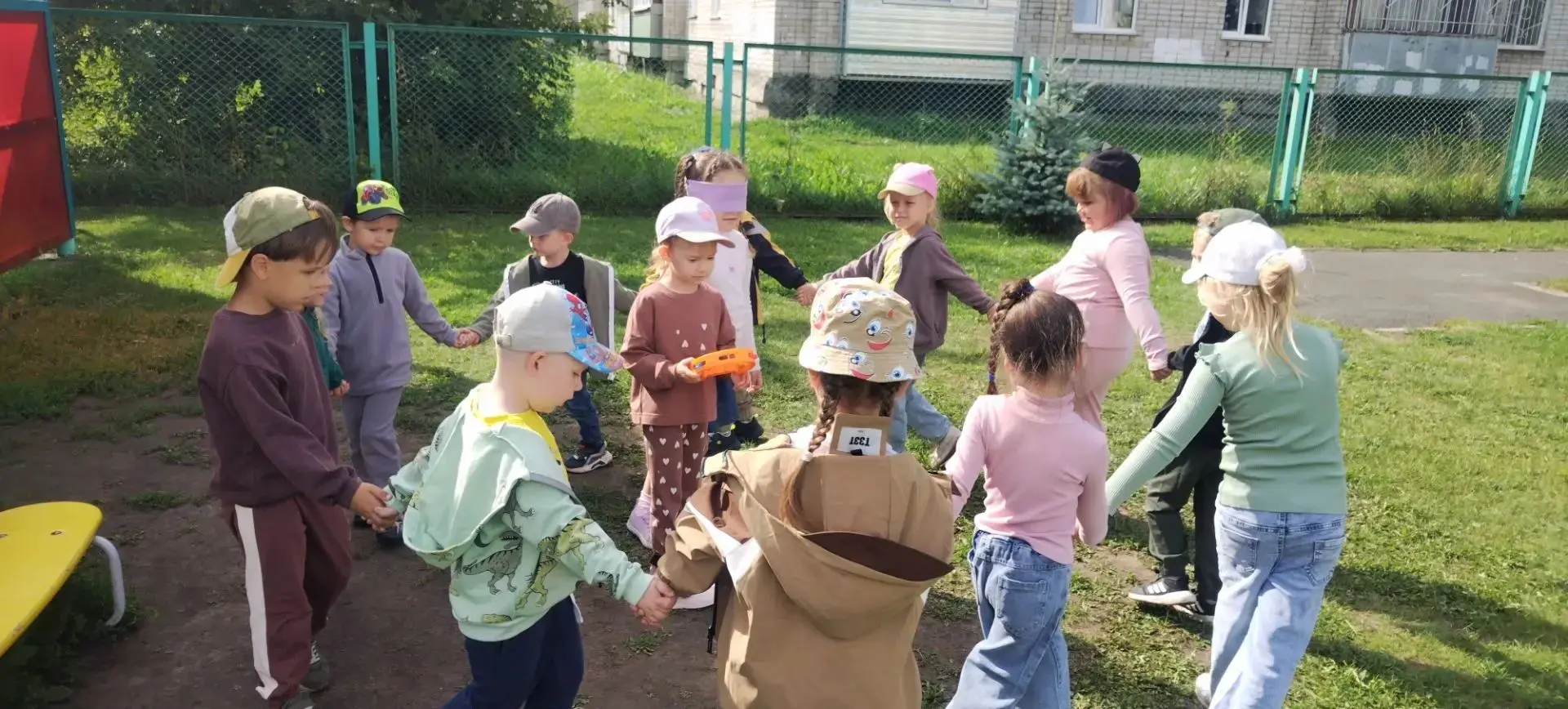 Неделя русских народных игр прошла в группе "Сказка". Дошкольный возраст — это период, ...