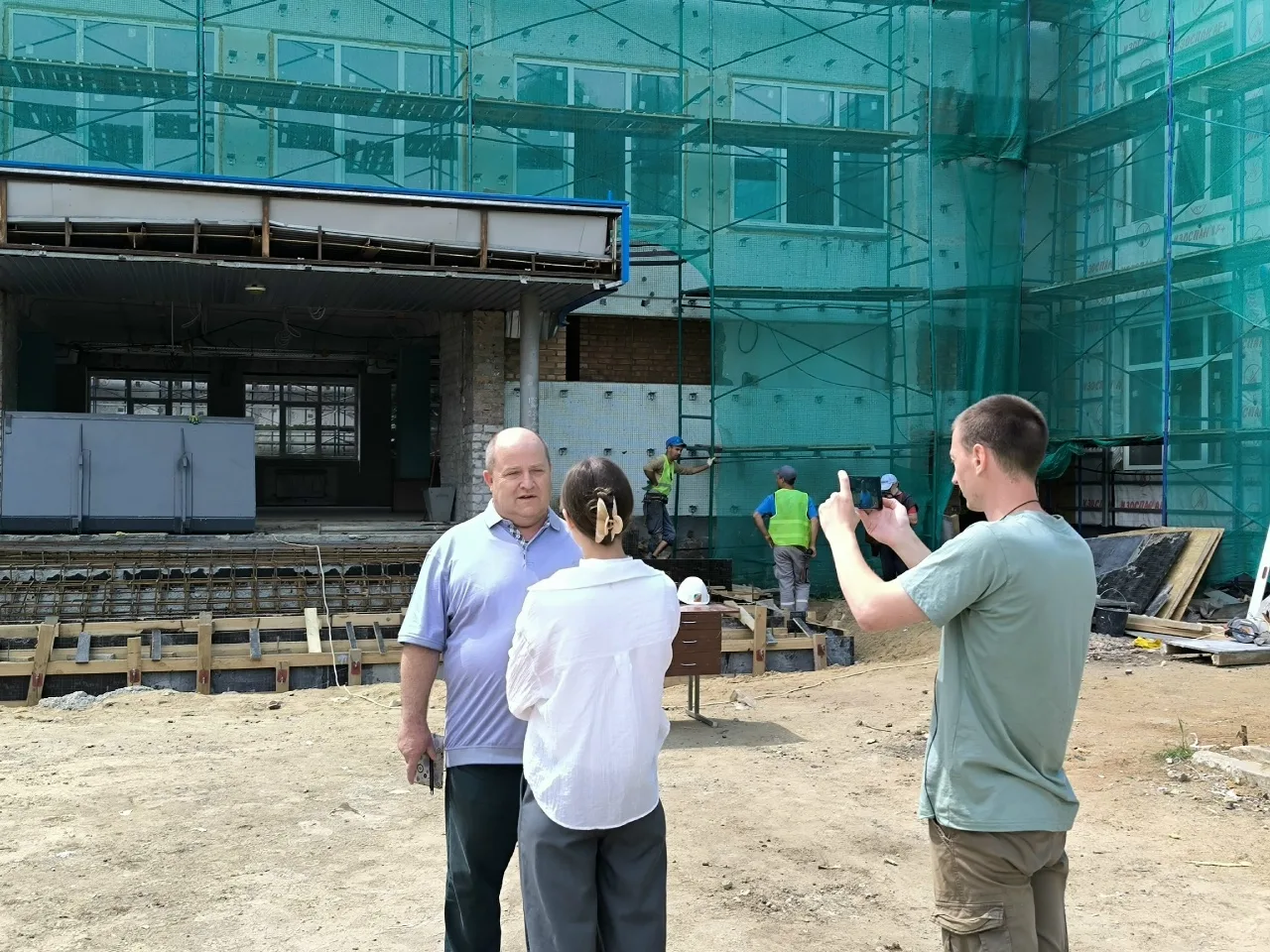 📸 Важный визит в нашу школу: диалог о будущем второго корпуса🛠