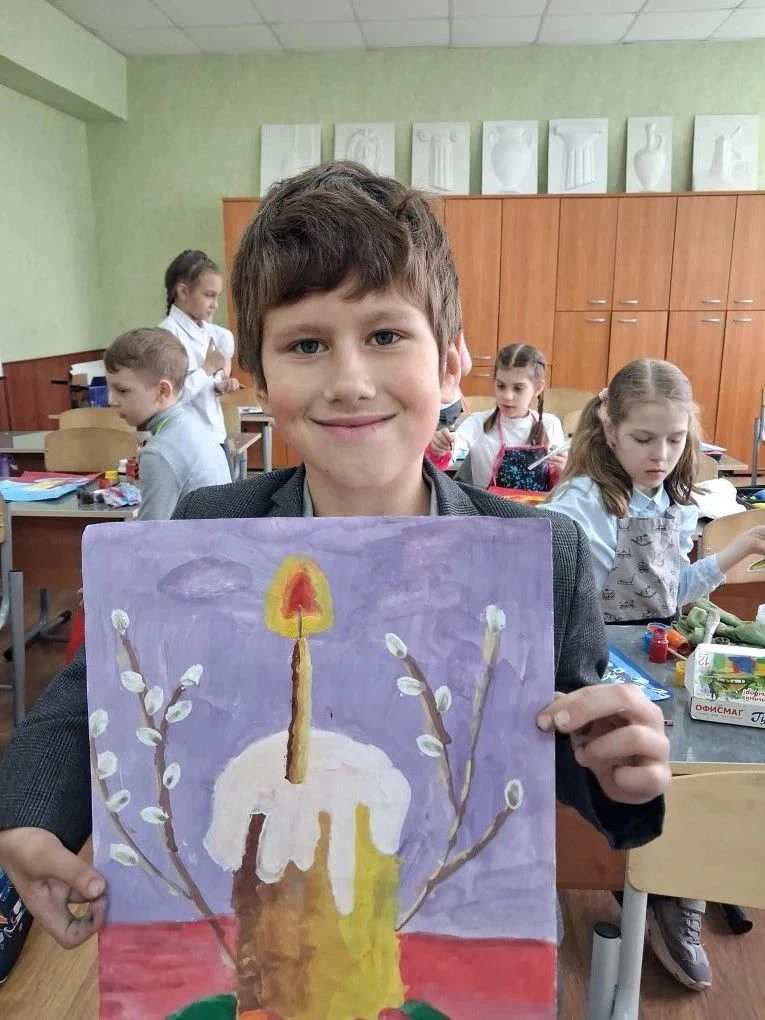 Ах, весна-красная, сколько же праздников нам принесла! 🌸В нашей изостудии в рамках традиций и искусс
