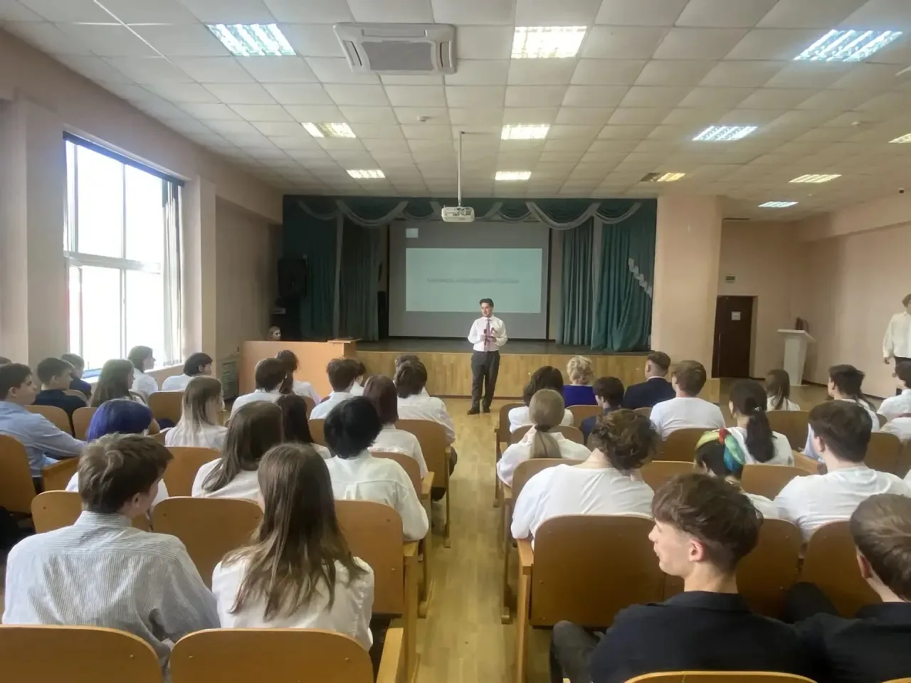 📌В рамках марафона «Наследники Победы» наш лицей провёл акцию «Кино Победы».  ✨Это не просто кинопок