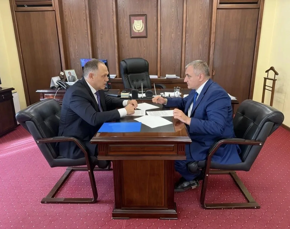 Руководитель Управления Росреестра по КБР Беслан Соблиров принял участие в рабочей встр...