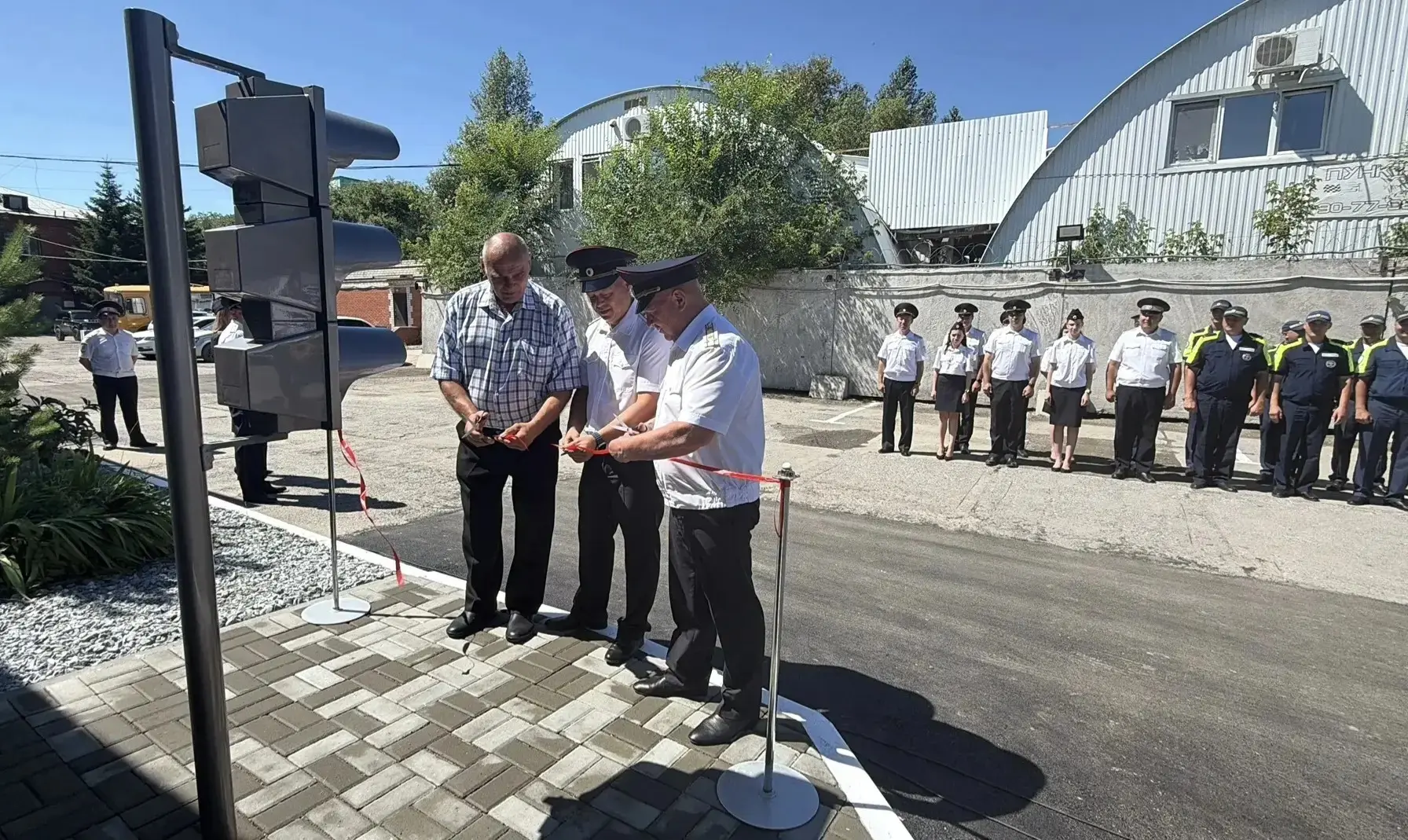 🚦В Омском районе состоялось торжественное открытие памятника светофору, приуроченое к ...