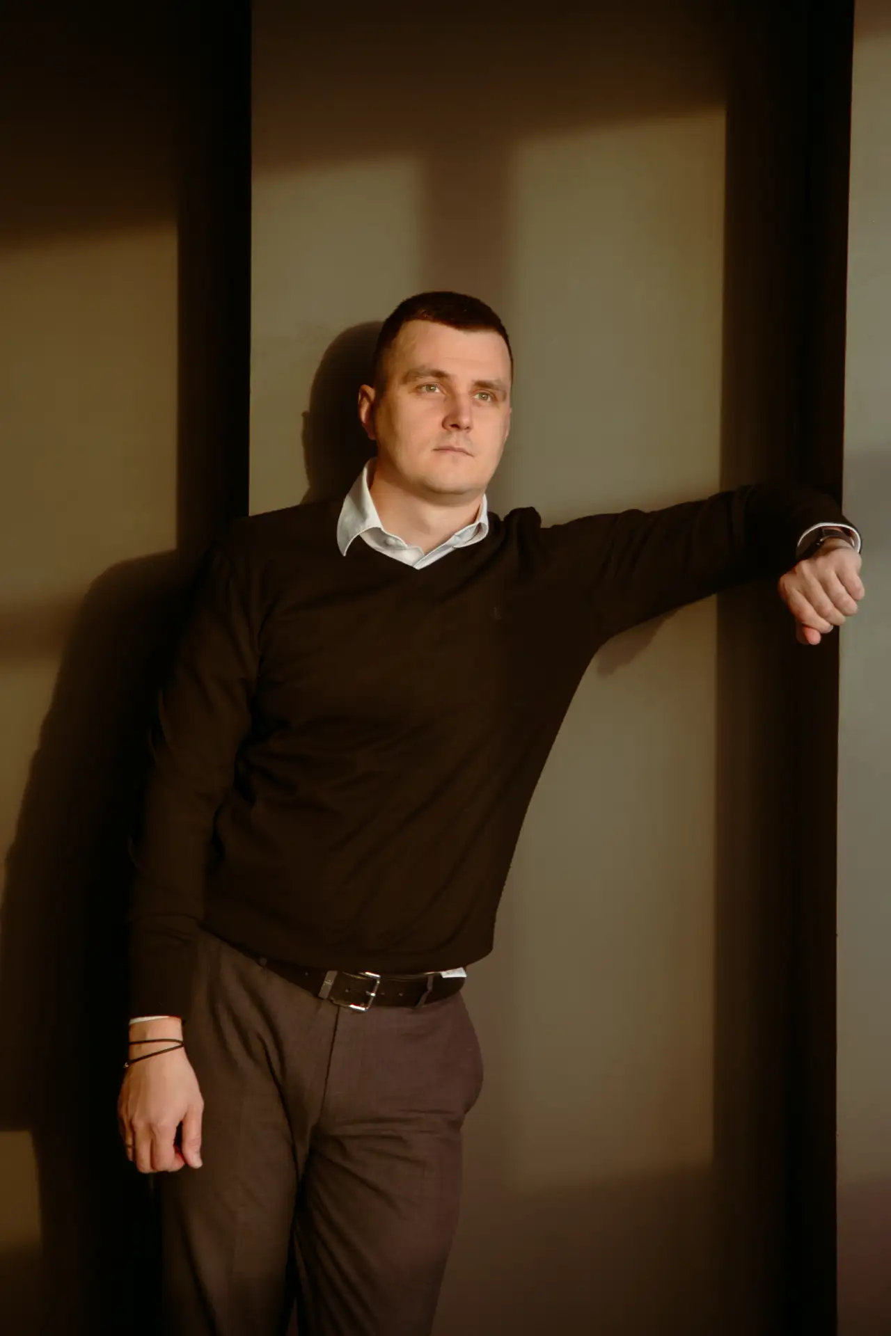 Пятница. Звонок. Очень взволнованный голос.

«Дмитрий, спасите, помогите. Я могу потерять квартиру.»