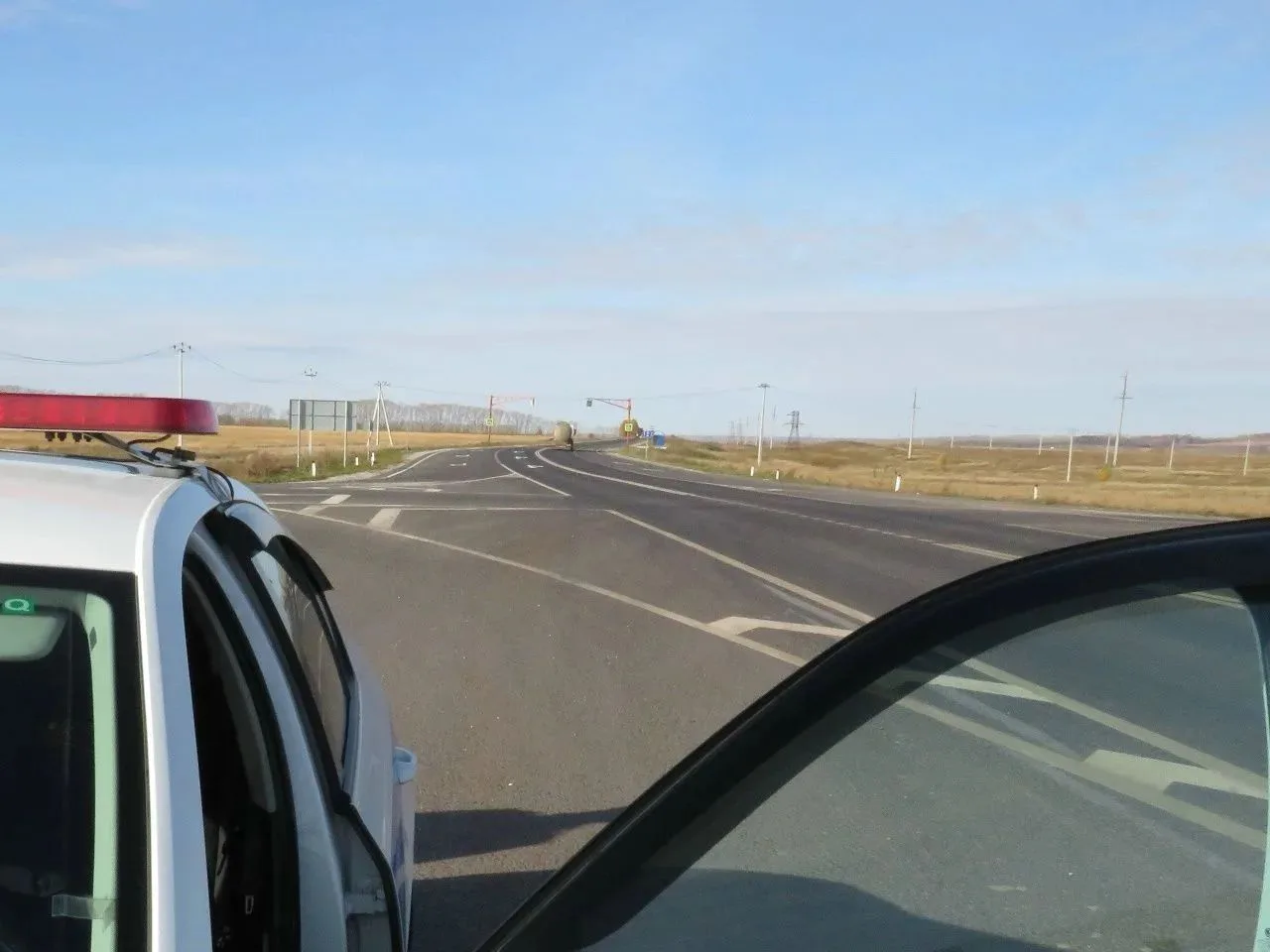 🚦 Госавтоинспекция обращает внимание водителей на правила проезда перекрёстков — их на...