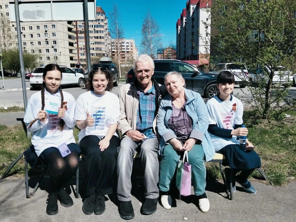Символ памяти в руках поколений: акция «Георгиевская лента» в школе №68! 🎗🇷🇺В преддверии великого пр