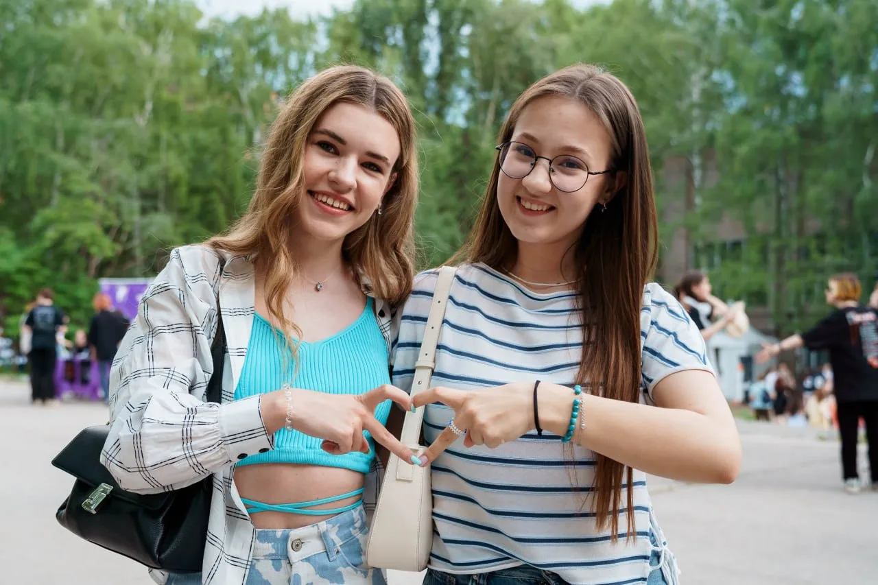 ✨ Июнь — прекрасная пора! Начало лета, и, кажется, всё еще впереди. Можно встречать рас...